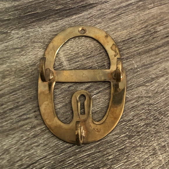 Vtg Brass Wall Mount Key Hook - Picture 2 of 9